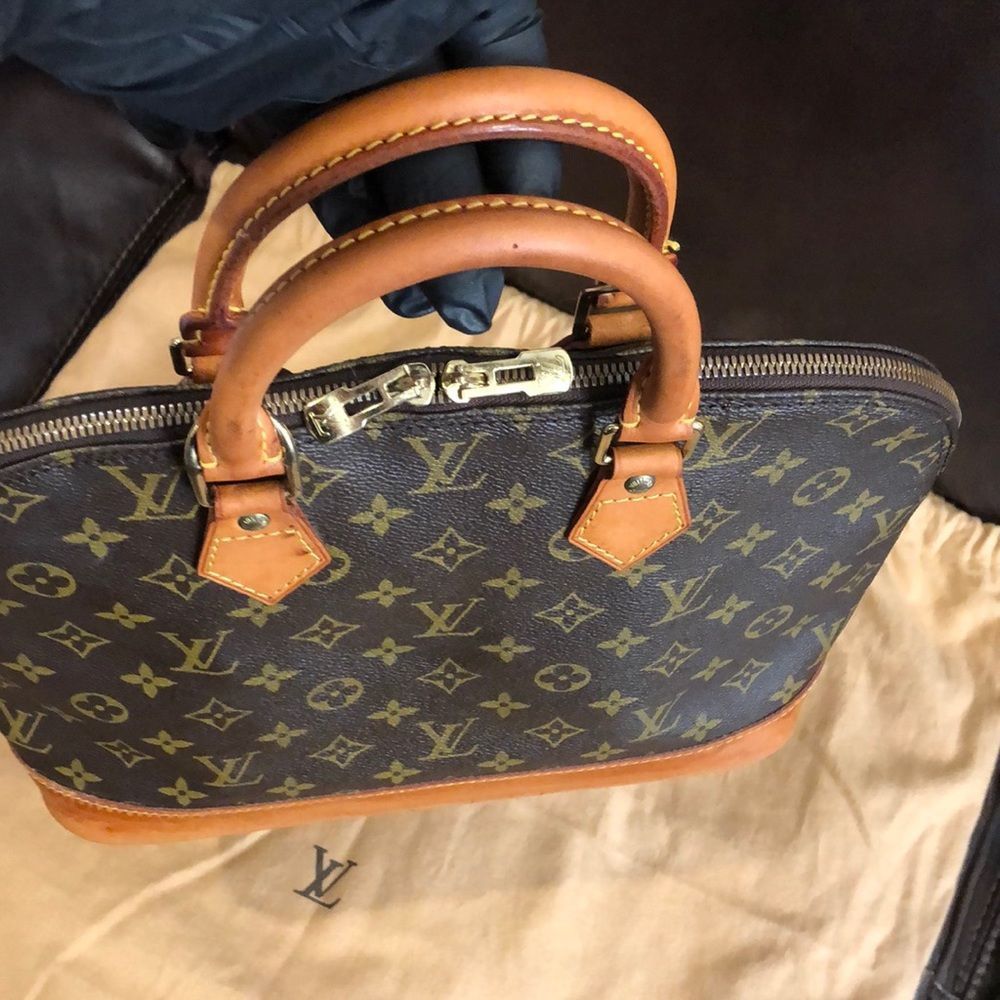 LOUIS VUITTON Alma Monogram Top Handle Crossbody Shoulder Bag VI0916 - Picture 2 of 16